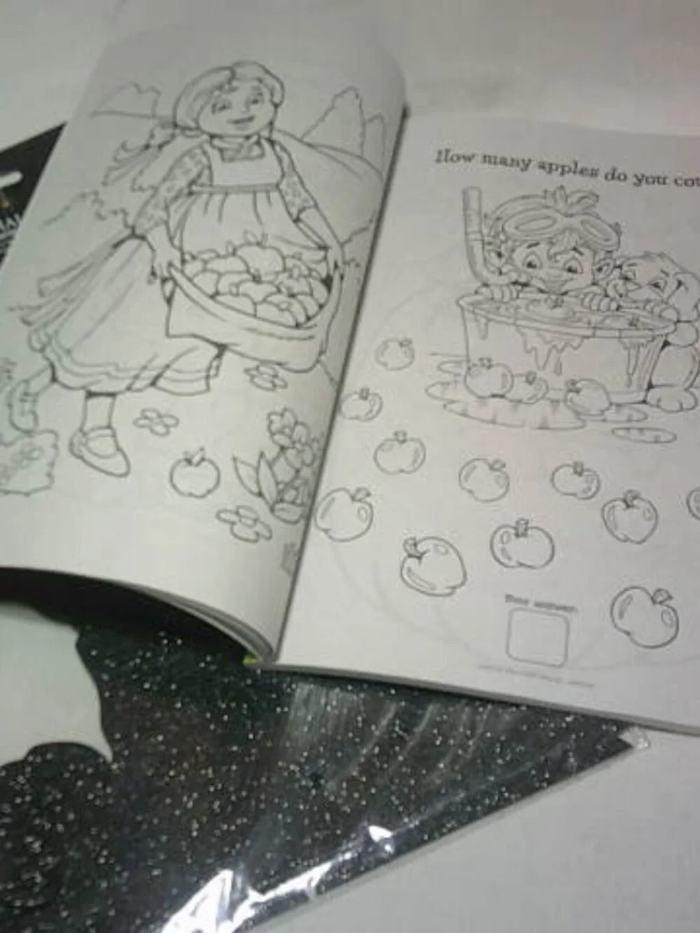 NEW KIDS SPOOKY COLOR & ACTIVITY BOOK & BLK GLITTER HALLOWEEN CENTERPIECE TREE
